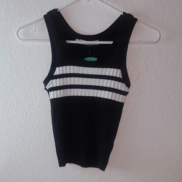 Tops - 🤩On sale for a few hours💥 Crop top